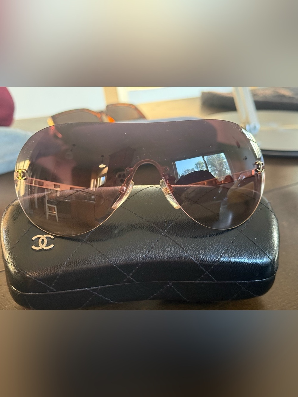 CHANEL Oversized Rimless Sunglasses in Gradient Purple with Gold CC Accents - Picture 3 of 14